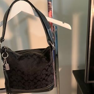 Vintage (from 80s) COACH Handbag. Black jacard  med sz